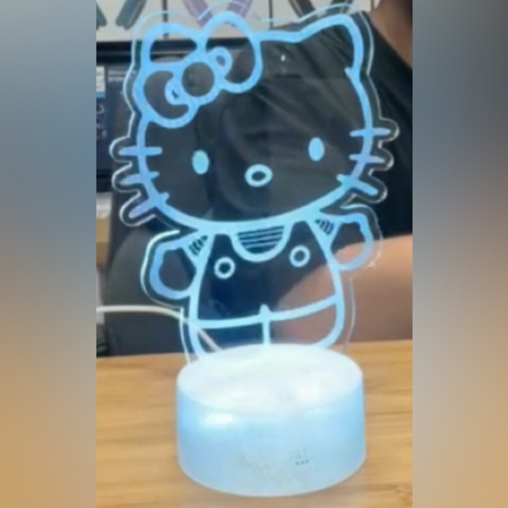 Hello Kitty LED Night Light - Picture 6 of 7